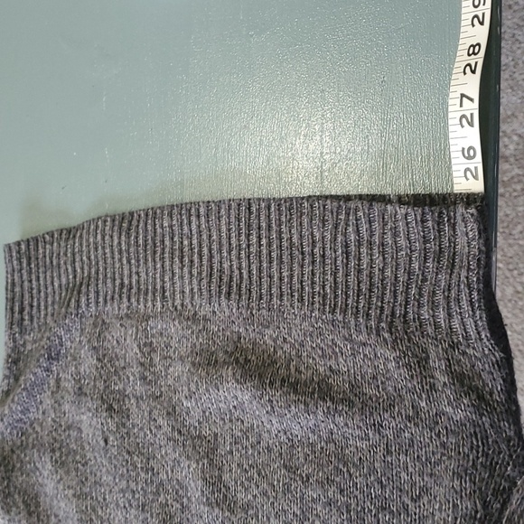 Dots,‎ LIGHTWEIGHT gray Raglan sleeves sweater. Scoop neck line. SIZE LARGE. - Picture 13 of 13